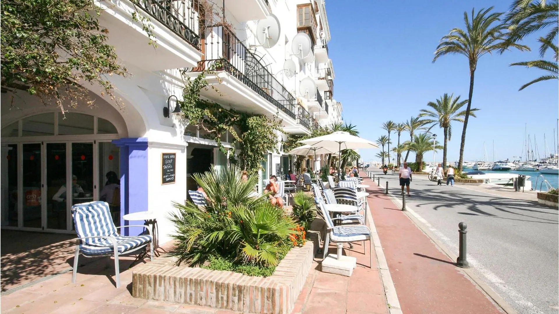 2 Bedroom Nice Apartment In Manilva